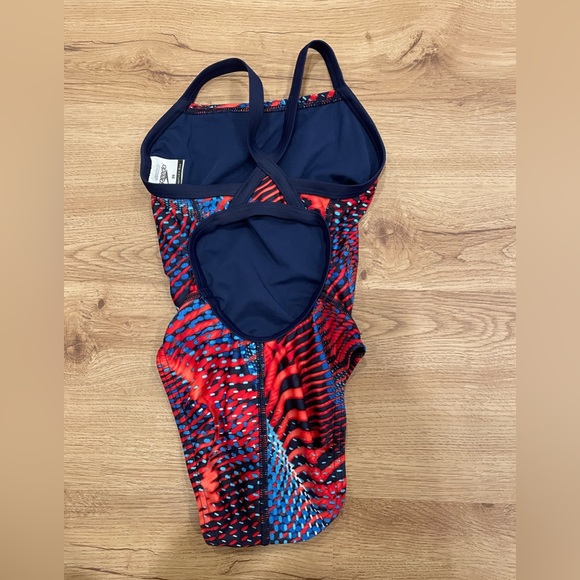 Girls Speedo Swimsuit size 20 - Picture 2 of 3